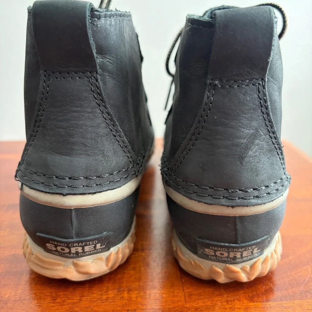 Sorel Out and About Waterproof Leather Rubber Duck Boots 7